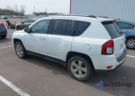 2016 Jeep Compass Latitude из США, поврежденный, VIN 1C4NJCEA2GD640798